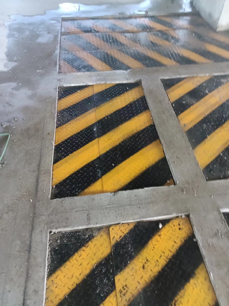 内嵌式洞口钢板硬隔离（1）