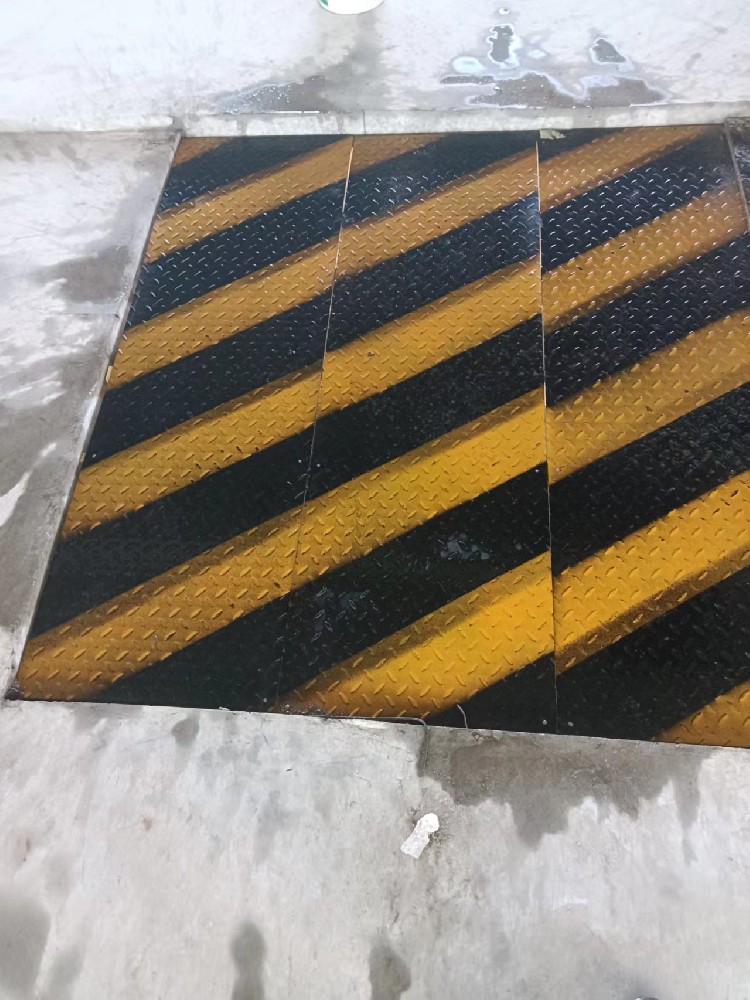 内嵌式洞口钢板硬隔离（2）